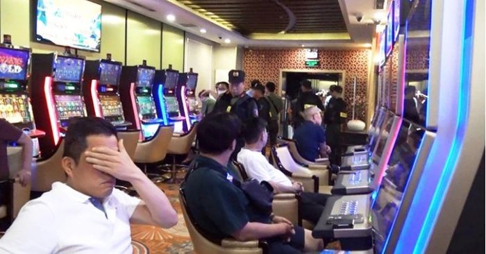 Bên trong câu lạc bộ King Club lúc bị bắt quả tang đánh bạc (Ảnh Tin 360.TV)